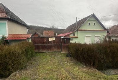 Casă cu 2 camere cu Teren 1500 Mp în Cloașterf - 1
