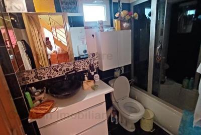 Casă cu 7 camere cu Canalizare în Central - 9