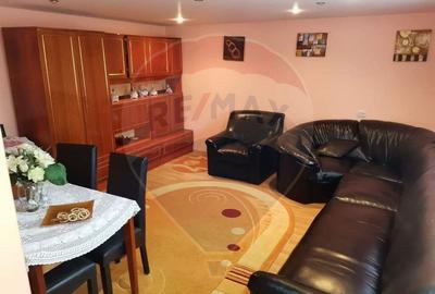 Casa traditionala De Vanzare cu 5 Hectare de teren - 1