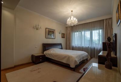 Casă individuală cu 17 camere cu Canalizare în Lacul Morii - 5