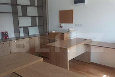 Casă cu 3 camere cu Teren 1000 Mp în Central - 1