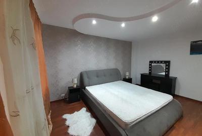 Apartament cu 4 camere decomandat în Central - 2