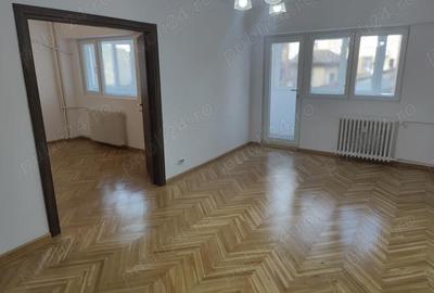Apartament cu 3 camere decomandat în Central - 2