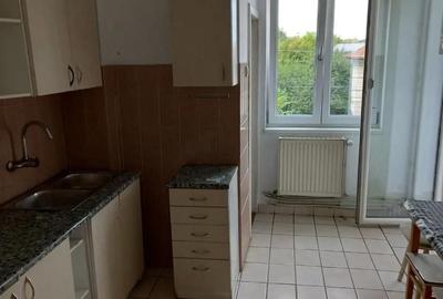 Apartament cu 3 camere decomandat în Central - 2
