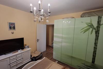 Apartament cu 4 camere decomandat în Titan - 15