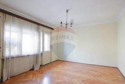 De vanzare Casa cu 3 camere ?i teren 562 mp str. Louis... - 12