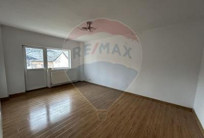 Apartament cu 3 camere în Central - 1