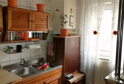 Apartament 3camere Simeria etaj 1 - 1