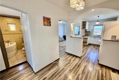 Apartament cu 4 camere decomandat în Vasile Aaron - 1