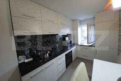 Apartament cu 3 camere,  zona Stefan cel Mare; Parter inalt - 2