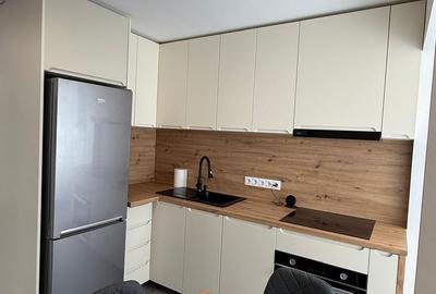 Apartament cu 3 camere decomandat în Cornișa