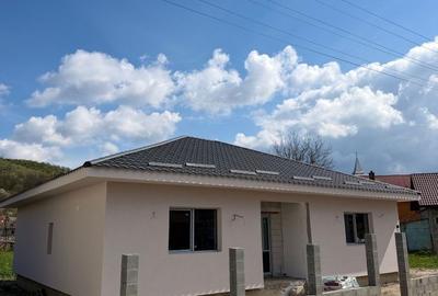 Casă cu 3 camere în Petrești - 2
