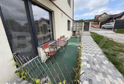 Apartament cu 3 camere decomandat în Crișeni - 2