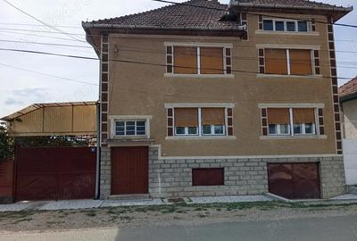 Casă cu 6 camere cu Teren 390 Mp în Central - 7