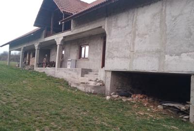 Casă cu 4 camere în Central - 3