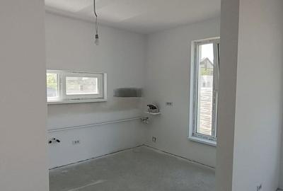 Casă cu 3 camere în Berceni - 16