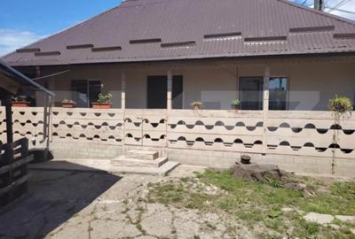 Casă cu 3 camere cu Teren 1900 Mp în Central - 1