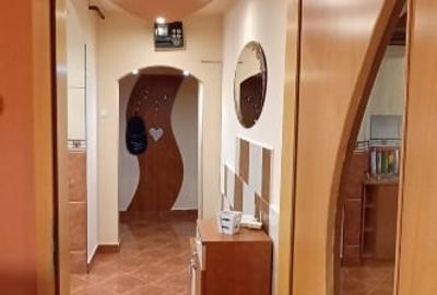 Proprietar închiriez apartament 3 camere, Calea Girocului, centrală proprie - 12
