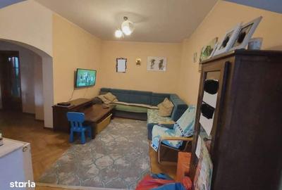 Casă cu 4 camere cu Canalizare în Central - 5