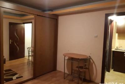 Garsonieră decomandată în Lipovei