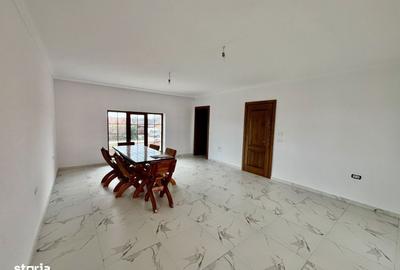 Casă cu 8 camere cu Canalizare în Sacoșu Turcesc - 4