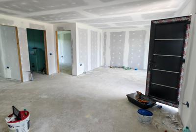 Casă cu 3 camere în Dumbrava - 1