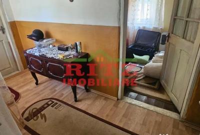 Casă cu 4 camere cu Teren 977 Mp în Caracal - 3