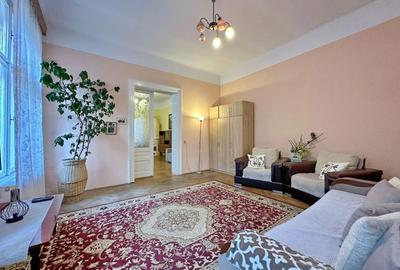 Apartament cu 3 dormitoare și curte, la 3 minute de Piața Sfatului - 1