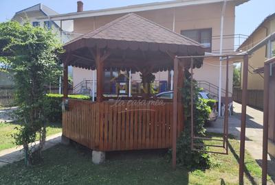 Duplex cu 10 camere cu Teren 2600 Mp în Albert - 8