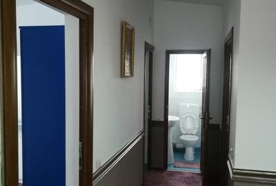 MOSILOR - int. Traian  vila 400 mp pretabila clinica, birouri - 6