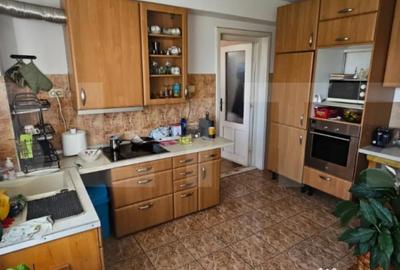 Casă cu 6 camere cu Teren 163 Mp în Dorobanți