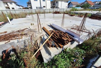 Teren de vanzare cu proiect de casa, fundatie facuta, Dezmir, 88000 Eu - 1