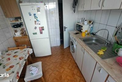Apartament cu 3 camere semidecomandat în Central - 6