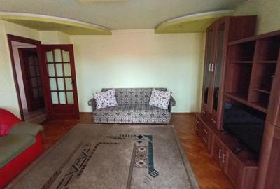 Apartament cu 3 camere decomandat în Lunei