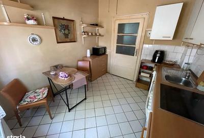 Casă cu 4 camere decomandat cu Teren 100 Mp în 14 Mai - 6