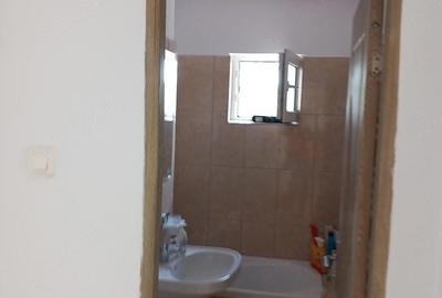 Apartament cu 3 camere decomandat în Micro 40 - 3