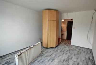 Garsoniera 22 mp,transformata din camera de camin,recent renovata. - 2