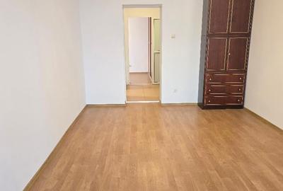 Apartament cu 3 camere decomandat în Est - 11