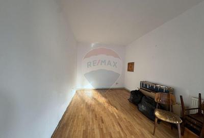 Casă cu 4 camere cu Teren 572 Mp în Central - 8