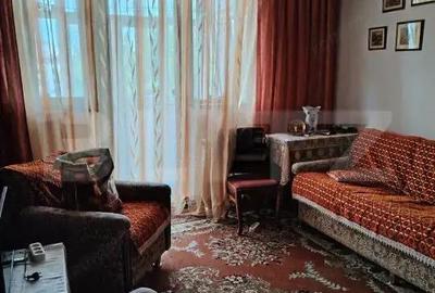 Apartament cu 2 camere semidecomandat, mobilat în Micro 4