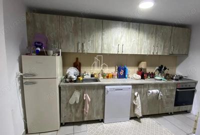 Apartament cu 3 camere decomandat în 7 Noiembrie - 10