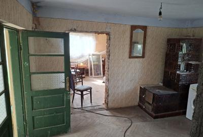 Casă cu 4 camere în Pădureți - 2