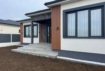 Casă individuală cu 4 camere cu Teren 400 Mp în Agigea - 1