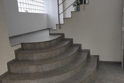 Apartament cu 3 camere decomandat, mobilat în Central - 2