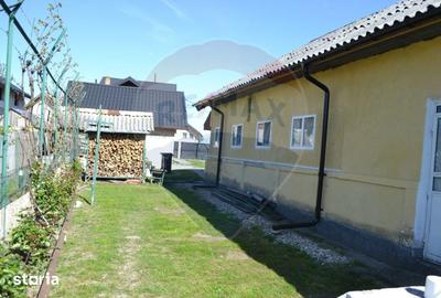 Casă cu 5 camere cu Teren 1842 Mp în Șotânga - 1