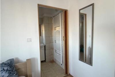 Garsonieră decomandată în Central - 2