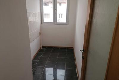 Apartament cu 2 camere semidecomandat în Girocului - 4