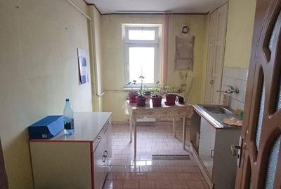 Apartament cu 3 camere în Central - 2