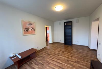 Apartament cu 3 camere semidecomandat, mobilat în Dristor - 2