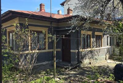 Casă cu 3 camere cu Canalizare în Bucureștii Noi - 1